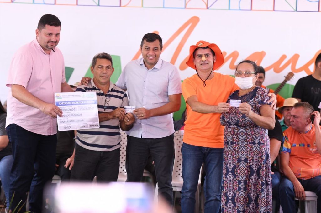 David Almeida entrega 52 toneladas de ração para produtores e anuncia realização de cursos e assistência técnica para impulsionar a produção rural