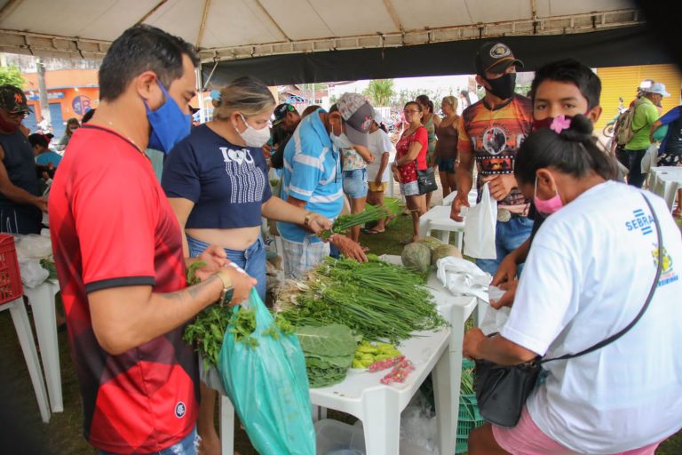 Prefeitura de Barreirinha realiza 1ª Feira Livre do Produtor Rural em 2022