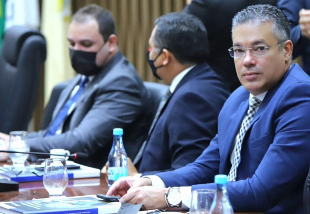 Conselheiro do TCE-AM determina que gestor de Itacoatiara deixe o cargo