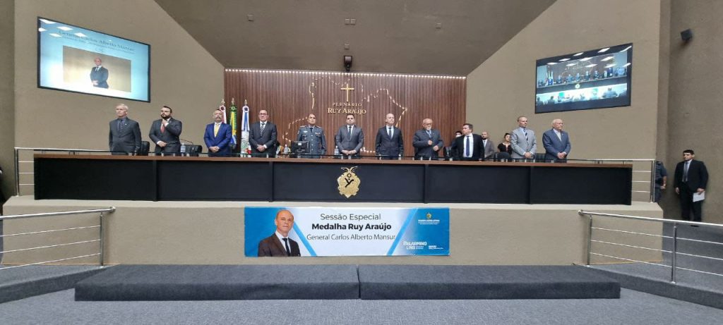 Coordenador da ECP representa TCE-AM em homenagem na Assembleia Legislativa