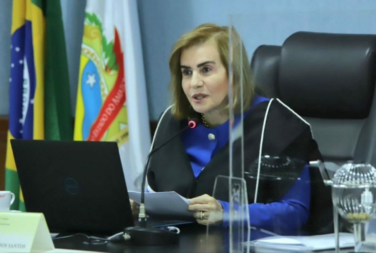 Conselheira do TCE-AM suspende pregão da UEA em Tabatinga