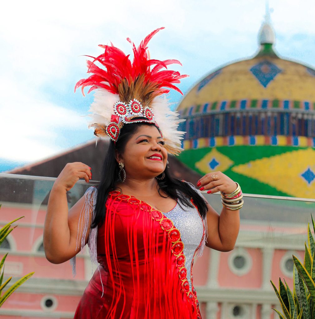 primeira levantadora oficial do Boi Garantido Márcia Siqueira