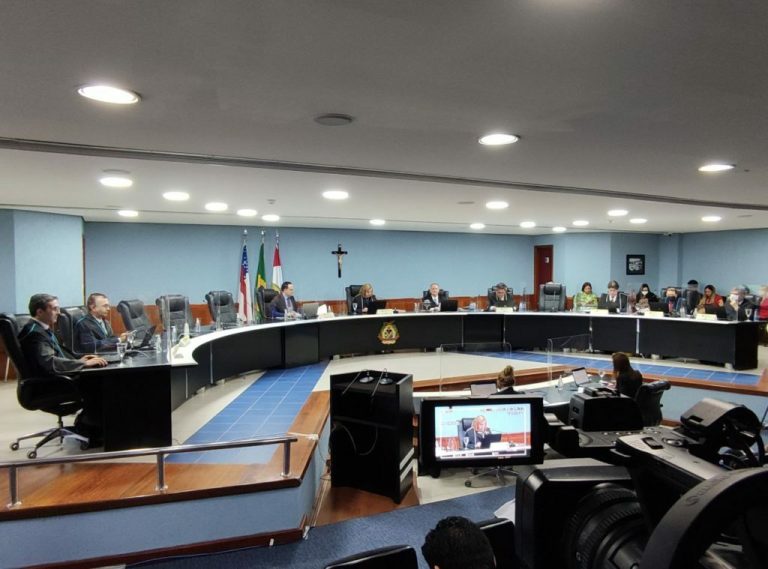Pleno do TCE-AM julga irregulares contas de ex-presidente da Câmara de Jutaí e multa gestor