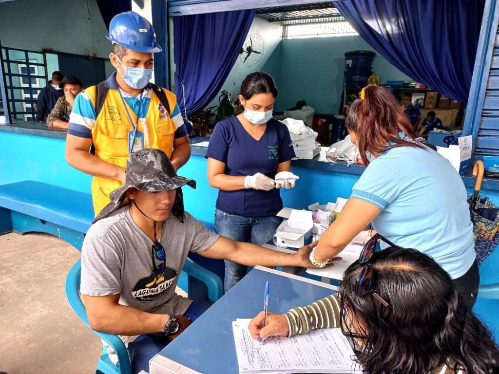 cuidar do artista azul e branco, o Boi-Bumbá Caprichoso (1)