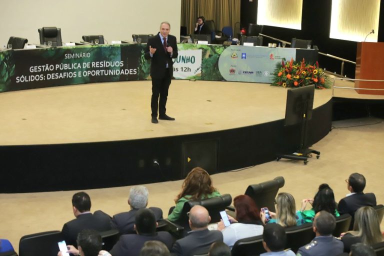 Gestão pública de resíduos sólidos é foco de seminário do Meio Ambiente no TCE-AM