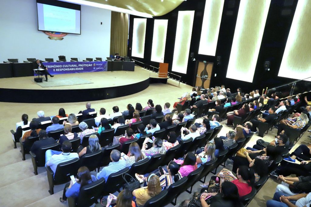Mais de 200 pessoas participam de palestra e visita-guiada ao Museu do TCE-AM promovidas pela Escola de Contas