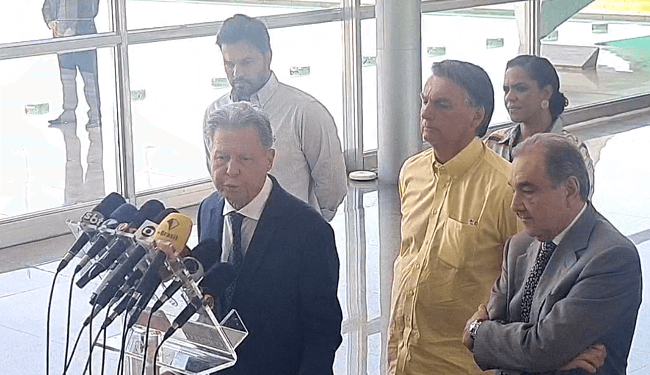 Em Brasília, Arthur Virgílio declara apoio a Bolsonaro