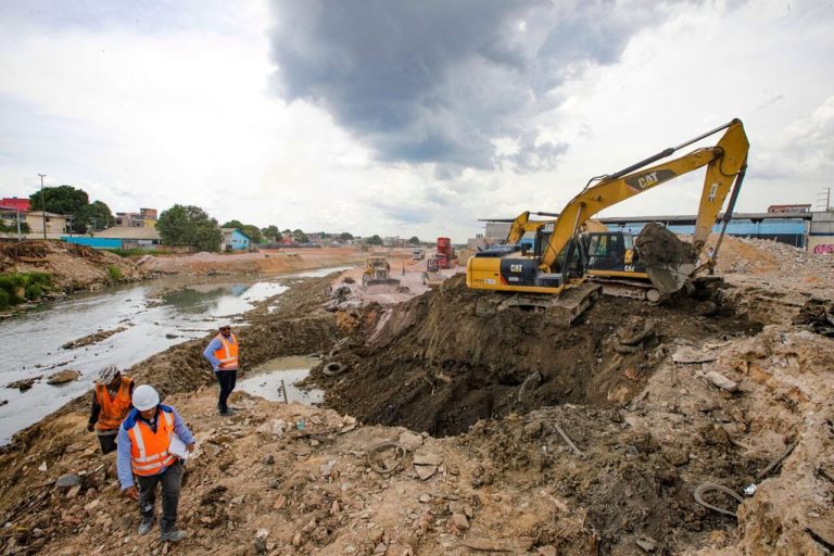 Governo do Amazonas acelera ritmo das obras do Prosamim no Igarapé do Quarenta, na Cachoeirinha