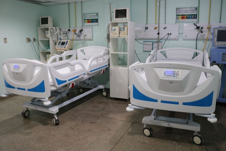 Serviço de Urgência da FCecon conta com novas camas elétricas, poltronas e computadores