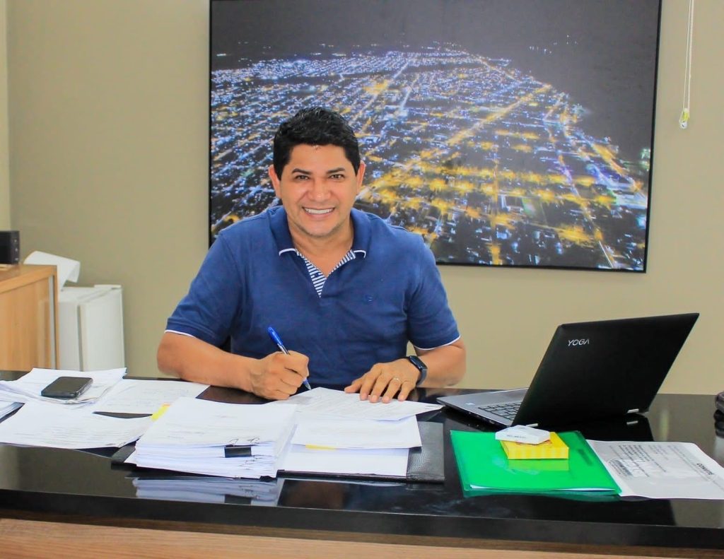 Bi Garcia reajusta em 15% salário de professores e paga abono do Fundeb no dia 31 de janeiro