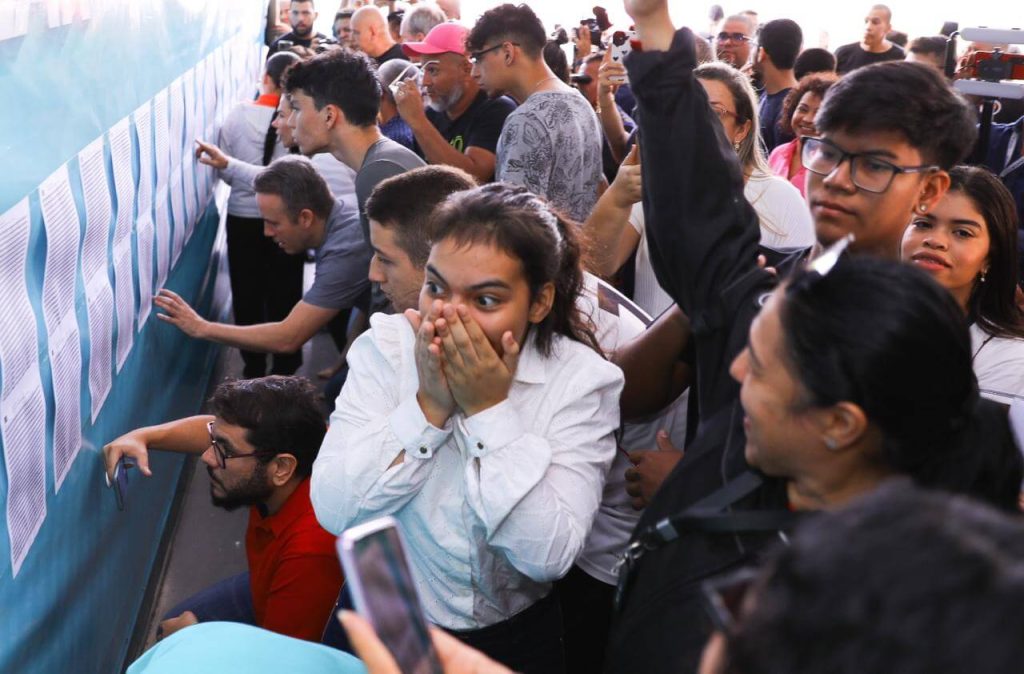 Rede pública estadual de ensino tem mais de 1,1 mil alunos aprovados no vestibular da UEA