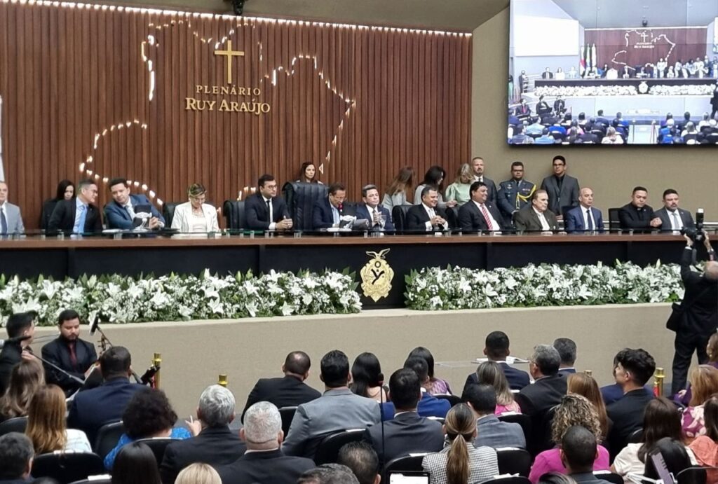 Presidente do TCE-AM participa de posse dos deputados estaduais