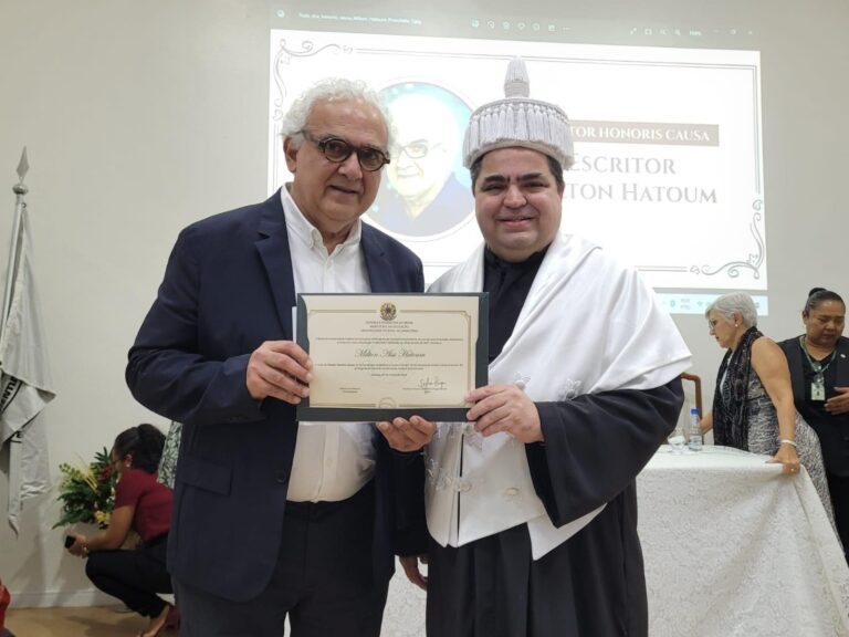 Escritor amazonense Milton Hatoum recebe título Doutor Honoris Causa