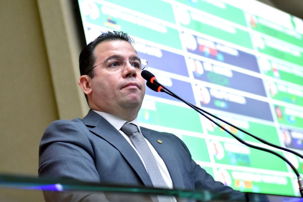 Wilker Barreto propõe contratação direta de profissionais terceirizados da saúde  e afirma que medida garante  pagamento em dia e economia aos cofres públicos