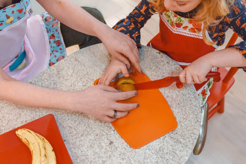 Criança pode ter sentidos ativados com experiência sensorial