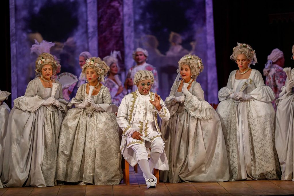 Arte da perucaria é o mais novo legado do Festival Amazonas de Ópera à cultura local