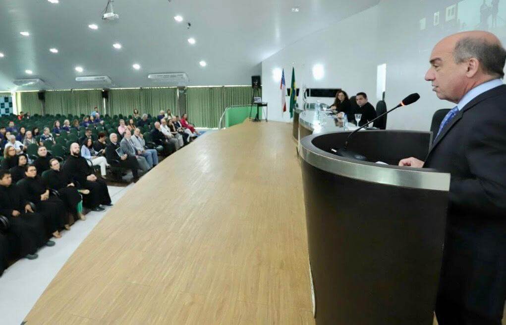 Presidente do TCE-AM participa de cerimônia em homenagem aos 30 anos de parceria entre Ufam e Universidade do Porto