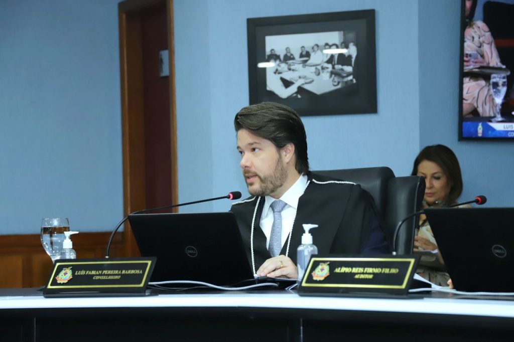 Conselheiro do TCE-AM suspende licitação da Prefeitura de Manaus por indícios de irregularidades