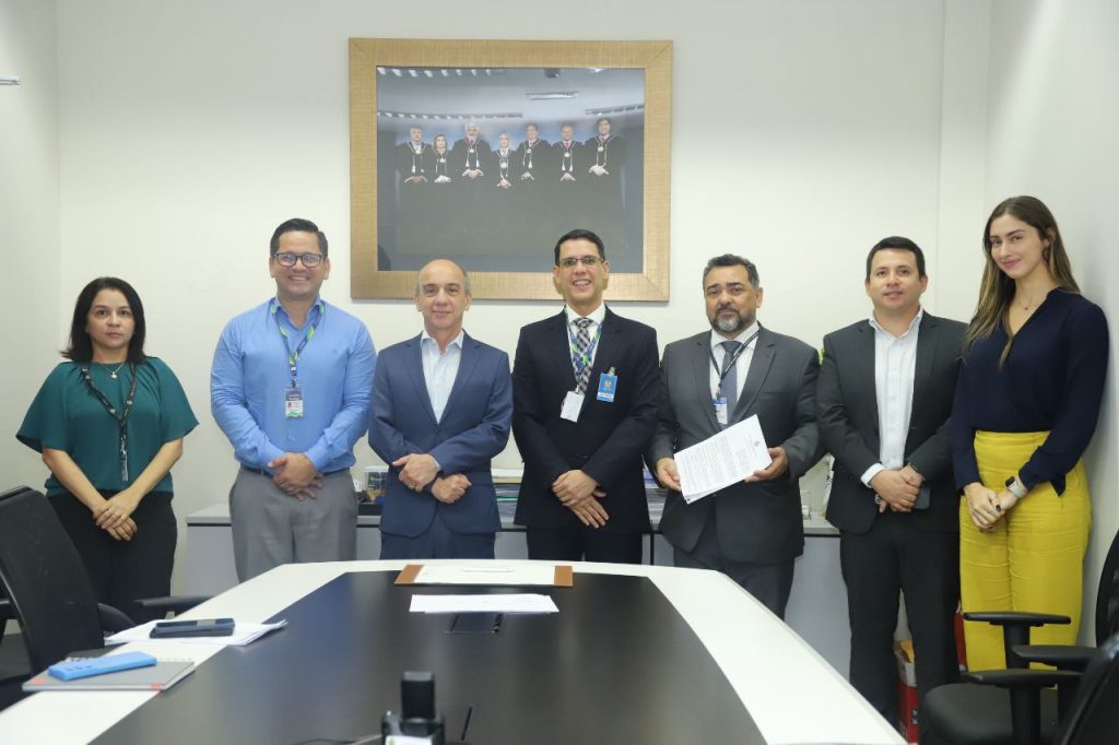 TCE-AM firma acordo com CSC do Governo para compartilhamento de dados do E-Compras