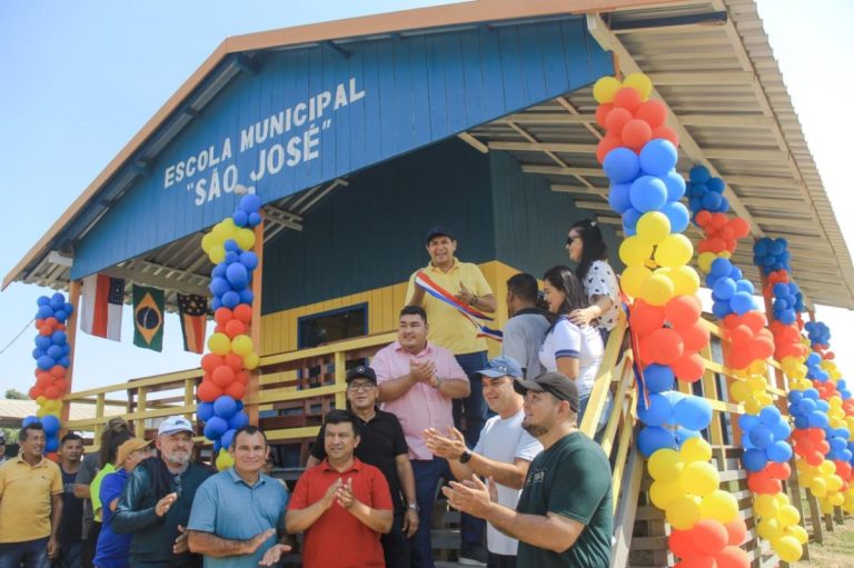 Bi Garcia abre semana de aniversário de Parintins com inauguração de escolas na várzea