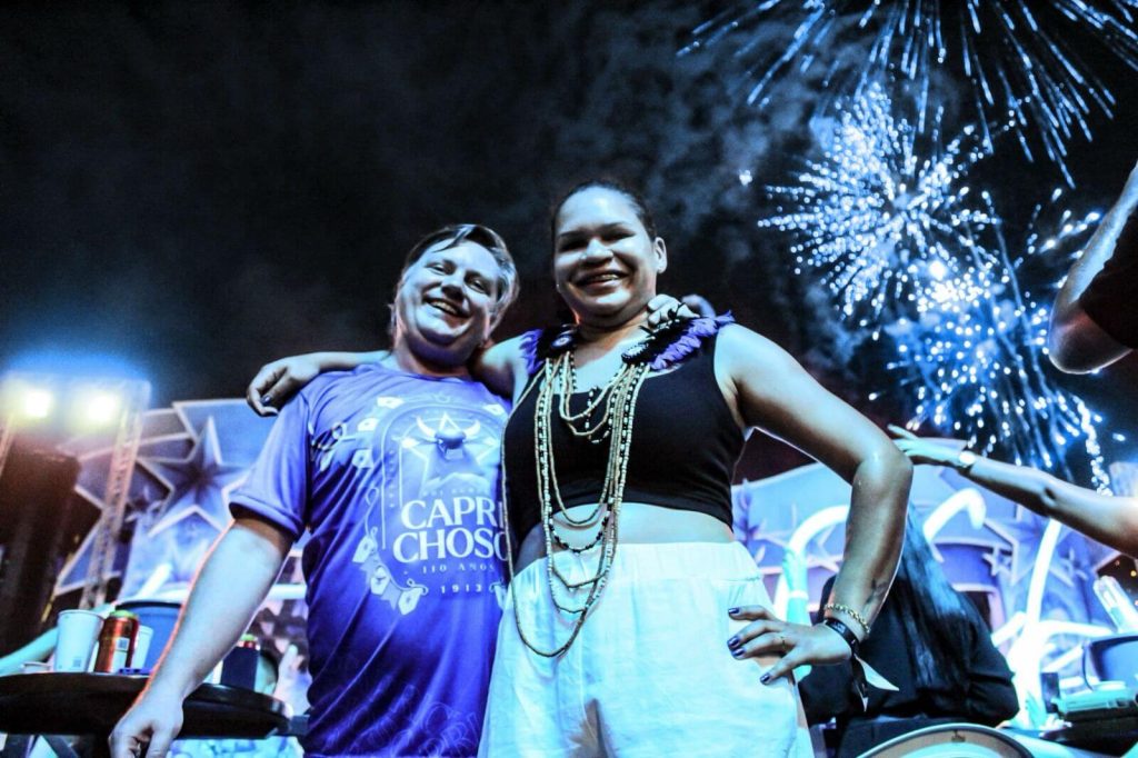 “Espero que o Caprichoso seja esplêndido”, revela norueguês que visita Parintins para conhecer boi bicampeão