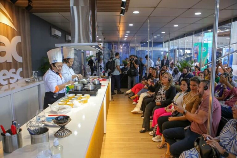 Destino Amazonas encanta público com imersão cultural na 7ª edição do Salão Nacional do Turismo