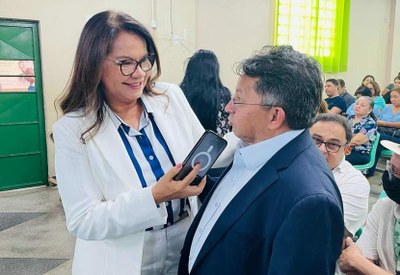 vereadora Márcia Baranda (MDB) e o deputado estaudal Sinésio Campos (PT)