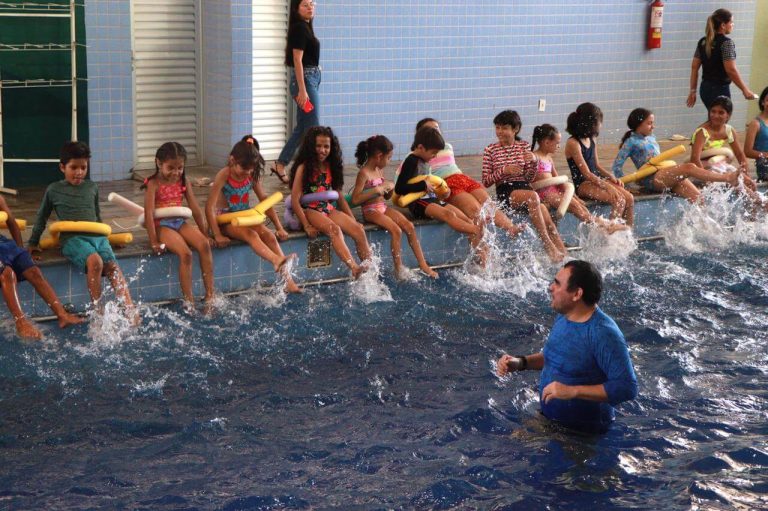 Recreação aquática e visita ao Cigs marcam Colônia de Férias no Centro de Convivência Magdalena Arce Daou  
