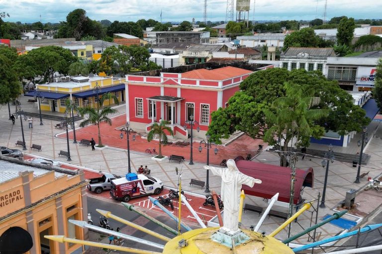 Em estilo clássico e moderno, Praça Eduardo Ribeiro será inaugurada nesta sexta-feira,24