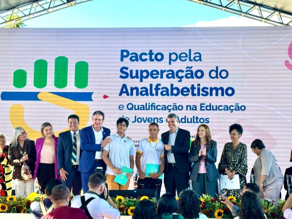 Representantes do Amazonas participam de lançamento do Plano Nacional pela Superação do Analfabetismo da EJA