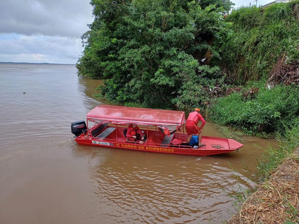 Homem desaparece no Rio Amazonas 3
