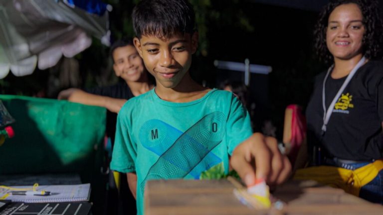 Amazônia Cine Sol: Projeto de cinema itinerante movido a energia solar chega a Manaus