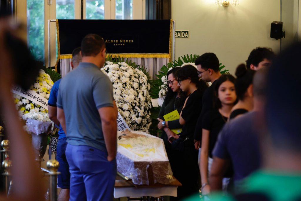 Velório do escritor Márcio Souza acontece no Centro Cultural Palácio Rio Negro