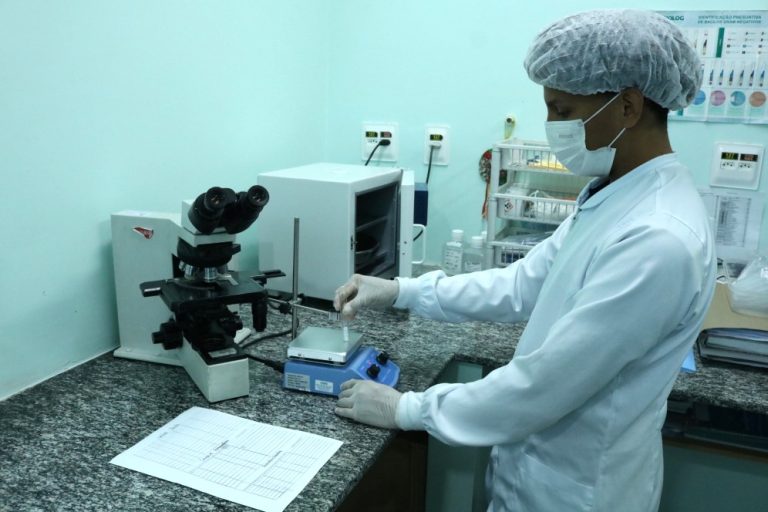 Laboratório de Análises Clínicas da FCecon recebe novos equipamentos