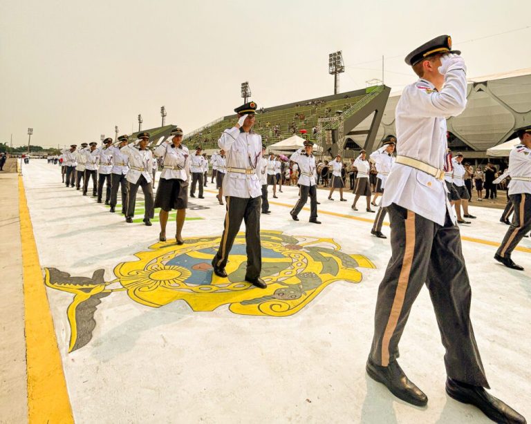 Desfile dos Colégios Militares da Polícia Militar do Amazonas reúne mais de 4 mil pessoas no Sambódromo