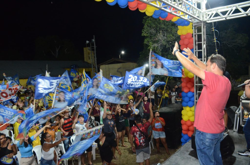 Mateus Assayag é recebido com festa em grande reunião no Aninga