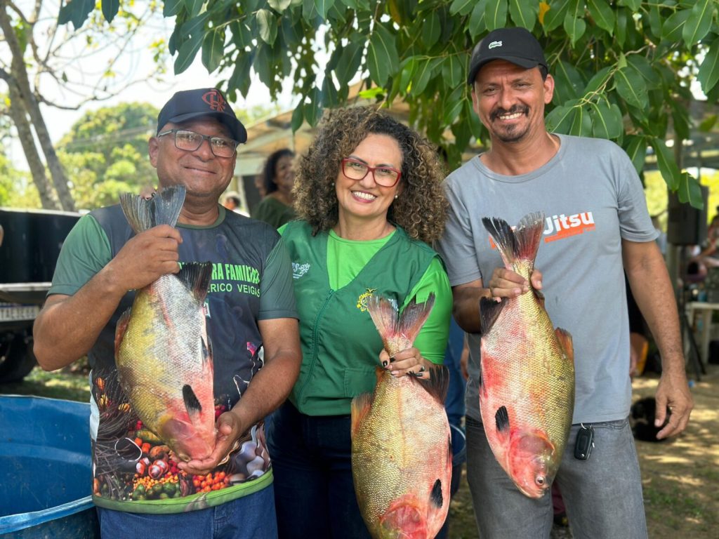 ADS faz doação de peixes no mutirão de serviços do Governo do Amazonas na zona rural de Manaus