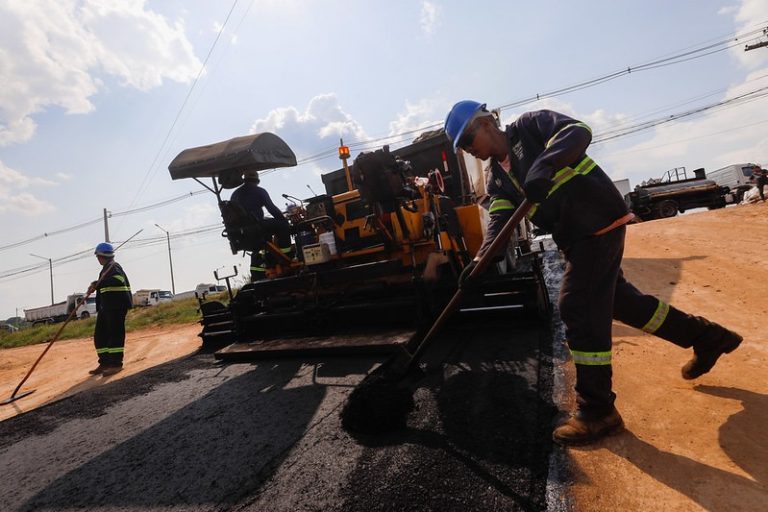 Asfalta Amazonas: Moradores da comunidade Parque Solimões afirmam que obras trouxeram dignidade de moradia e renda na região