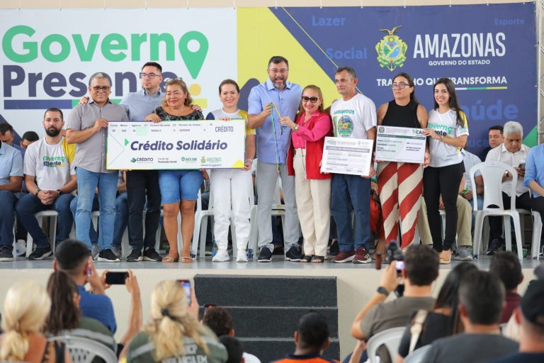 Governo Presente: Idam entrega 28 documentos rurais a agricultores familiares na zona sul de Manaus