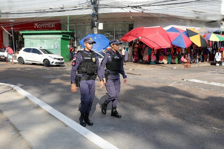 “A presença da polícia traz mais segurança”, diz comerciante sobre a Operação Natal Mais Seguro