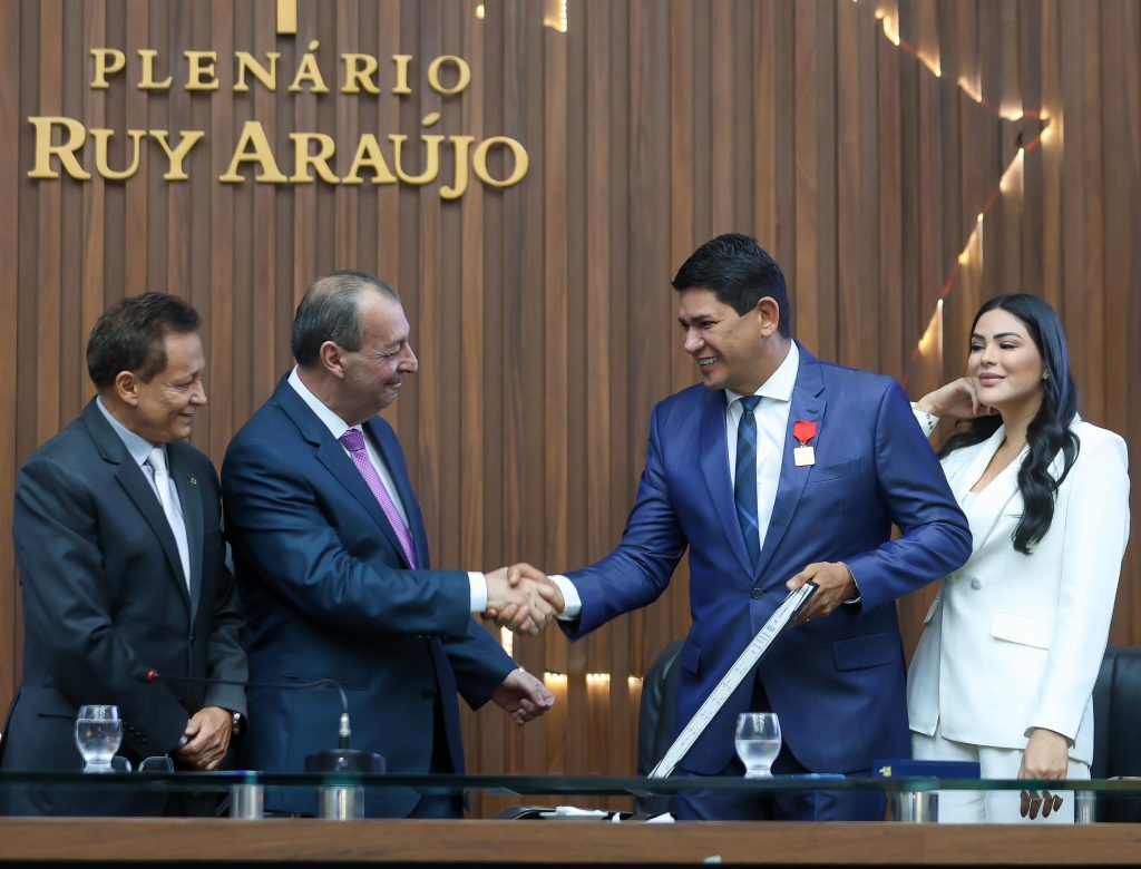 Senador Omar Aziz afirma que Bi Garcia deu maior crescimento e reconhecimento nacional ao Festival de Parintins