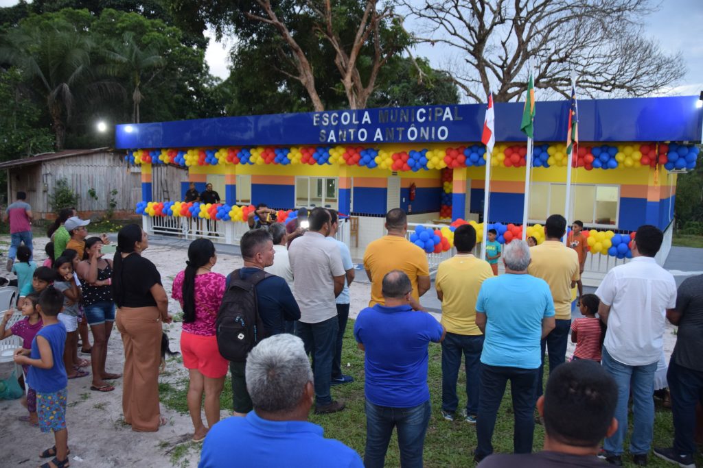 Bi Garcia comanda entrega de investimentos na gleba de Vila Amazônia