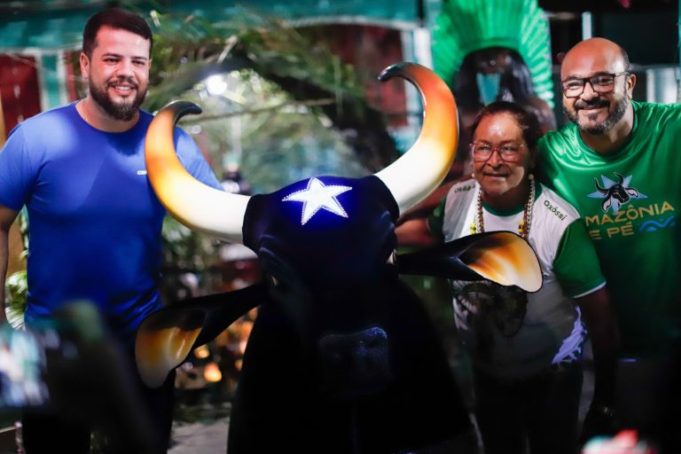 Caprichoso celebra São Sebastião e Oxóssi