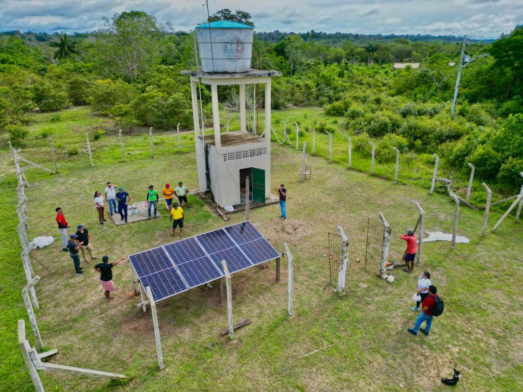 DSEI/Parintins instala painéis solares e garante abastecimento de água 24h em aldeia indígena