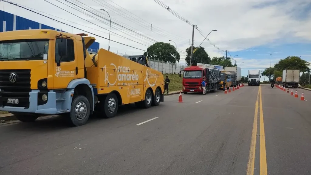Carga Pesada: Em dois meses, Detran-AM aplica mais de 400 autuações em veículos de grande porte por irregularidades
