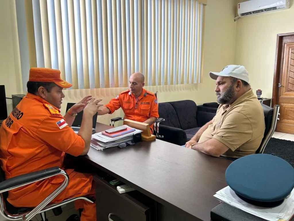 Reforço na atuação do Corpo de Bombeiros em Tefé e Manicoré é planejado durante reunião com prefeitos