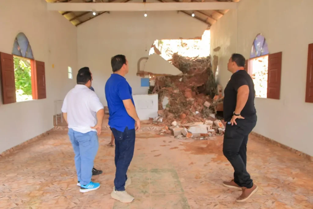 Prefeito Mateus Assayag visita area de desba 3