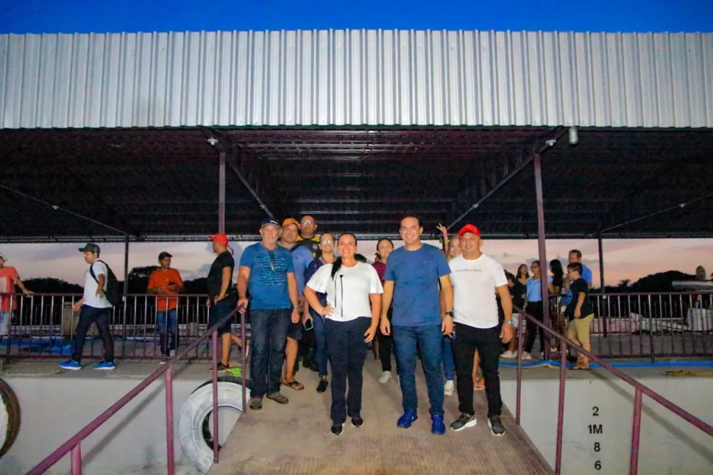 Prefeitura de Parintins recebe novo porto flutuante no Distrito do Mocambo 2 WhatsApp Image 2025 02 27 at 22.17.21