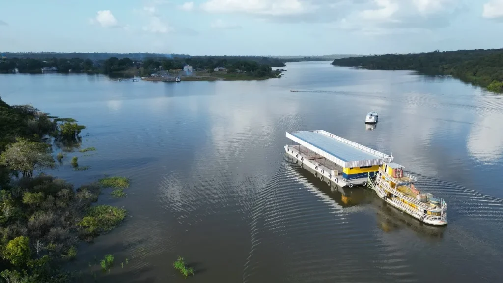 Prefeitura de Parintins recebe novo porto flutuante no Distrito do Mocambo 1 WhatsApp Image 2025 02 27 at 22.17.22 1