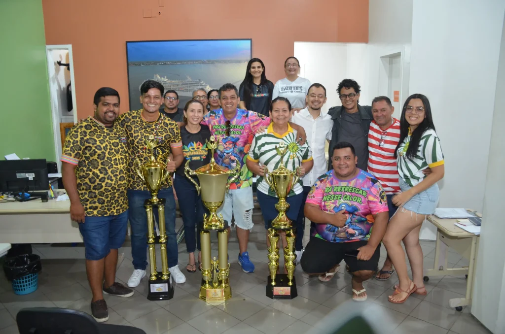 Blocos "Os Piratas", "Fax Clube", "Unidos do Itaúna" e "Rubro Negro" vencem o Carnailha 2025 2 04
